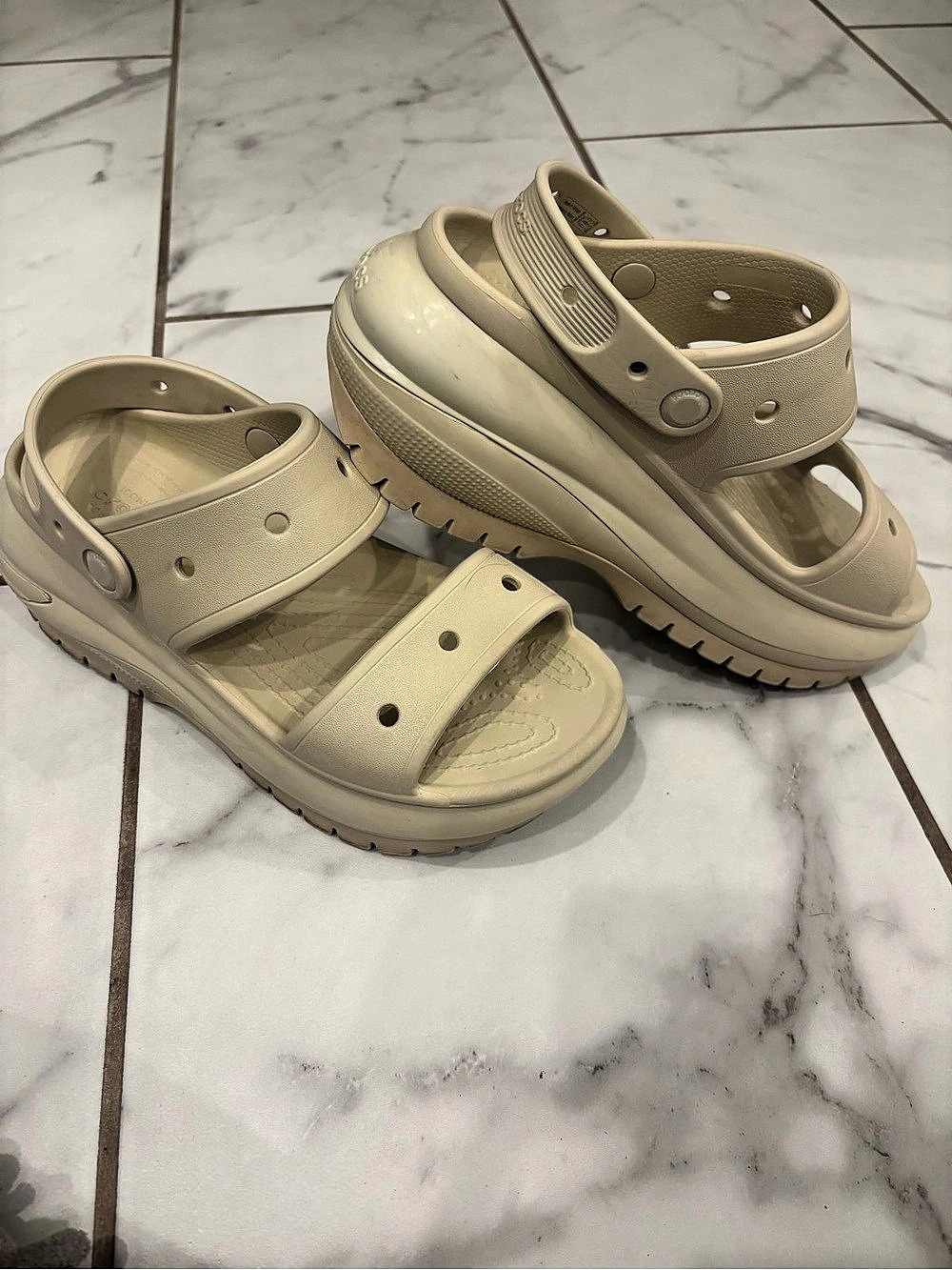 Crocs Mega Crush Sandals – Size 7 Women / 5 Men